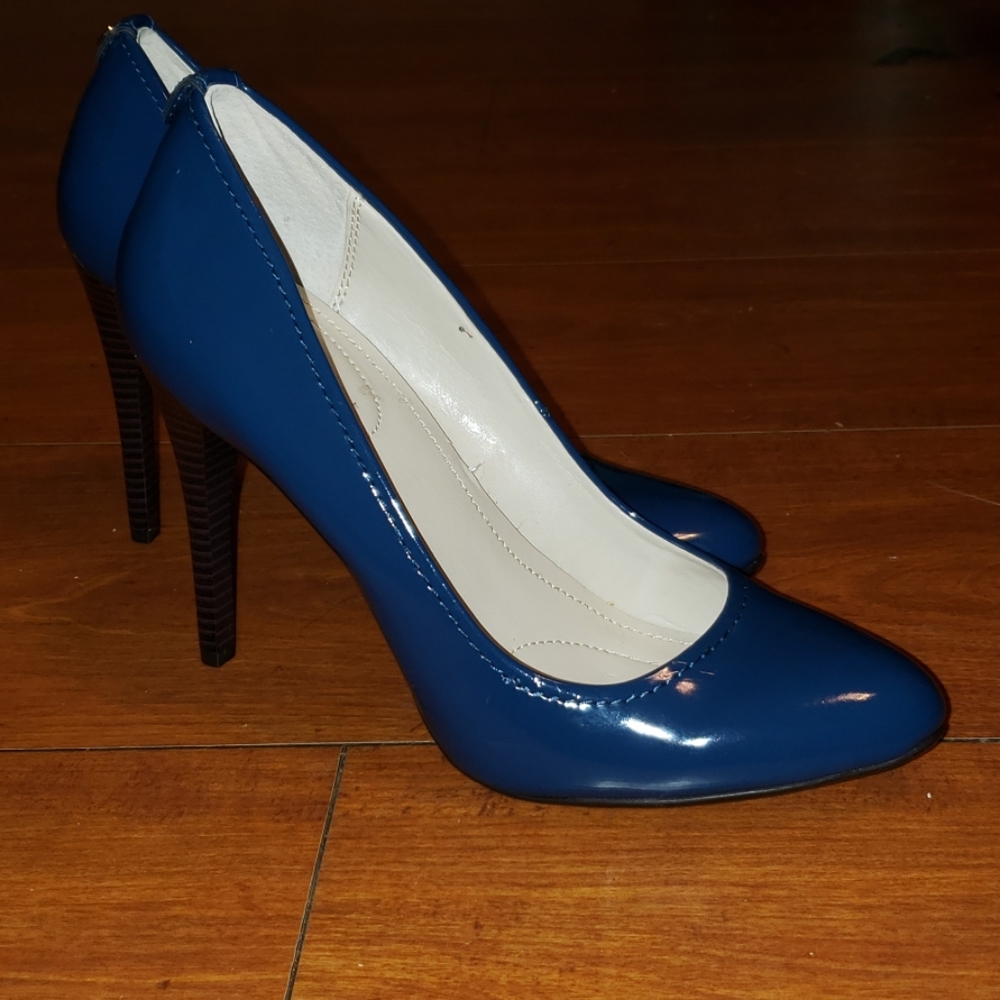 NWOB Calvin Klein Caribbean Blue Pumps Sz 7